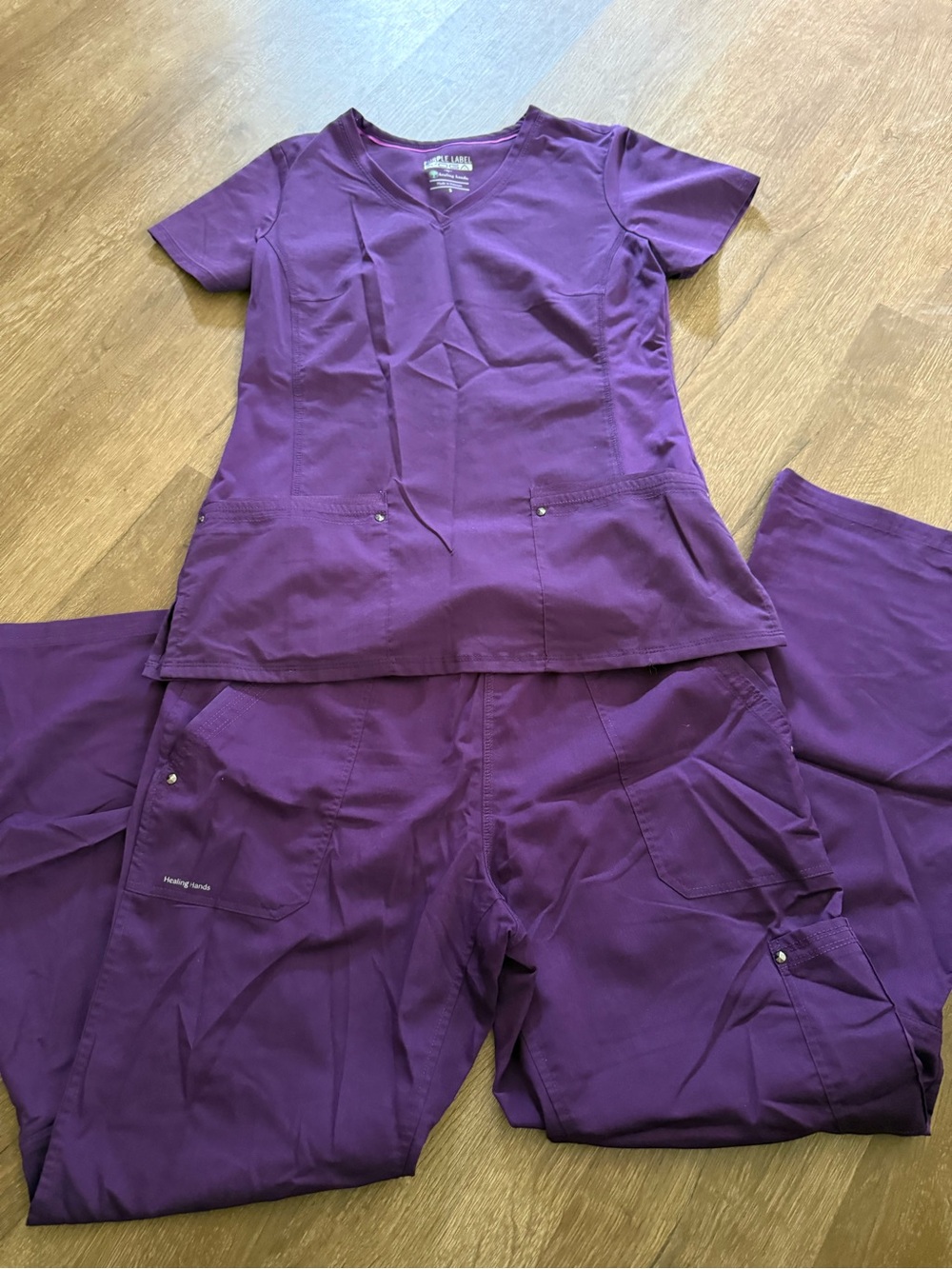 healing hands Purple Women's Scrub Top & Jogger Pants